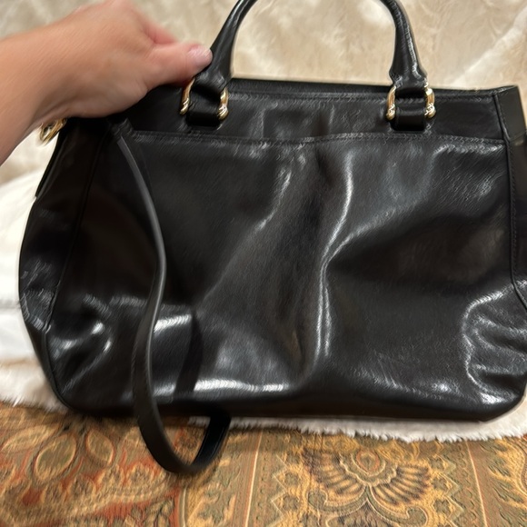 Beautiful Brahmin satchel in black topsail leather. - Picture 3 of 5